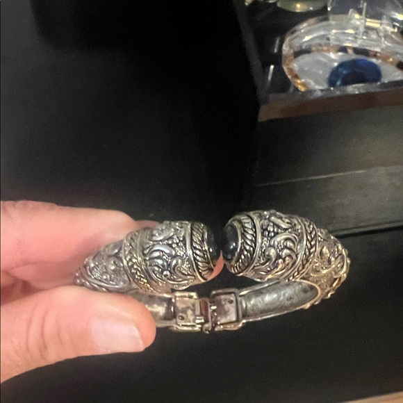 N/A Jewelry - Elegant Two-Tone Women's Bracelet